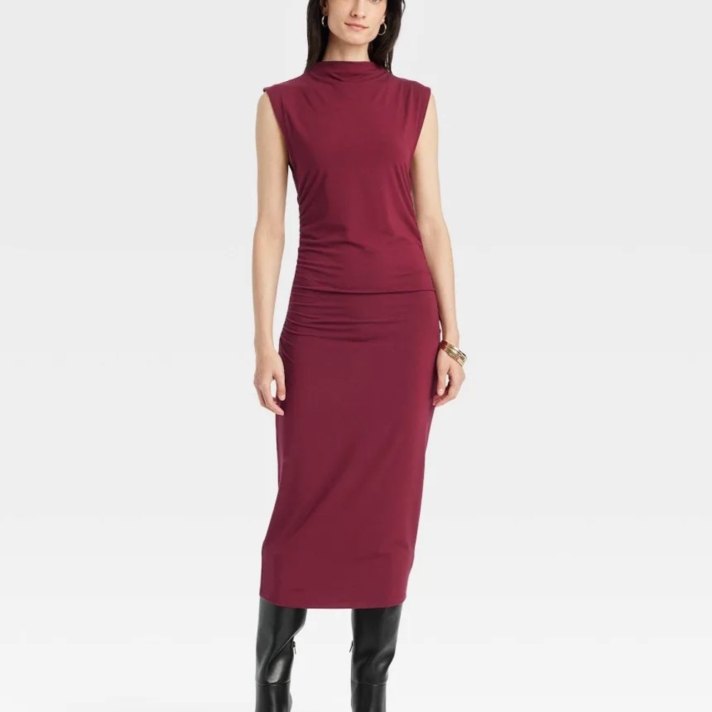 Elegant Sleeveless Burgundy Dress